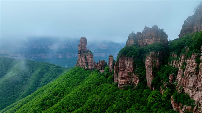 仙境画卷嶂石岩，正在徐徐展开…