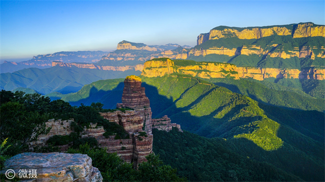 嶂石岩近日实景，渗透着清新与绿意