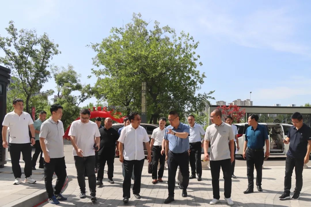 北京京世控股集团董事长率高管团队，走进展浩考察交流！