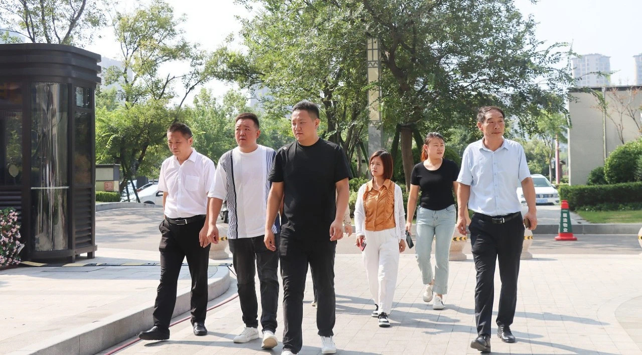 山东新地置业有限公司物业管理团队，走进展浩参观交流！