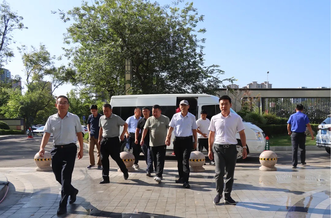 邹城市综合行政执法局一行领导走进展浩集团参观考察