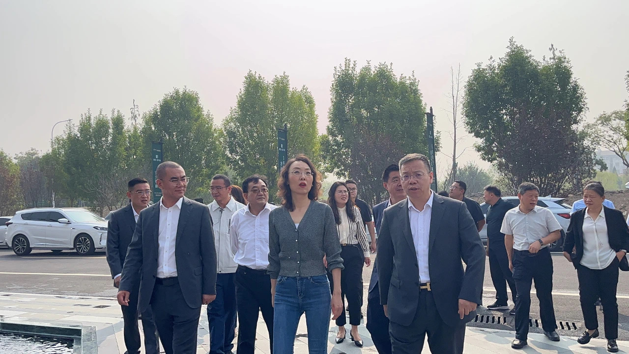 淄博市高青县领导一行走进展浩集团考察指导