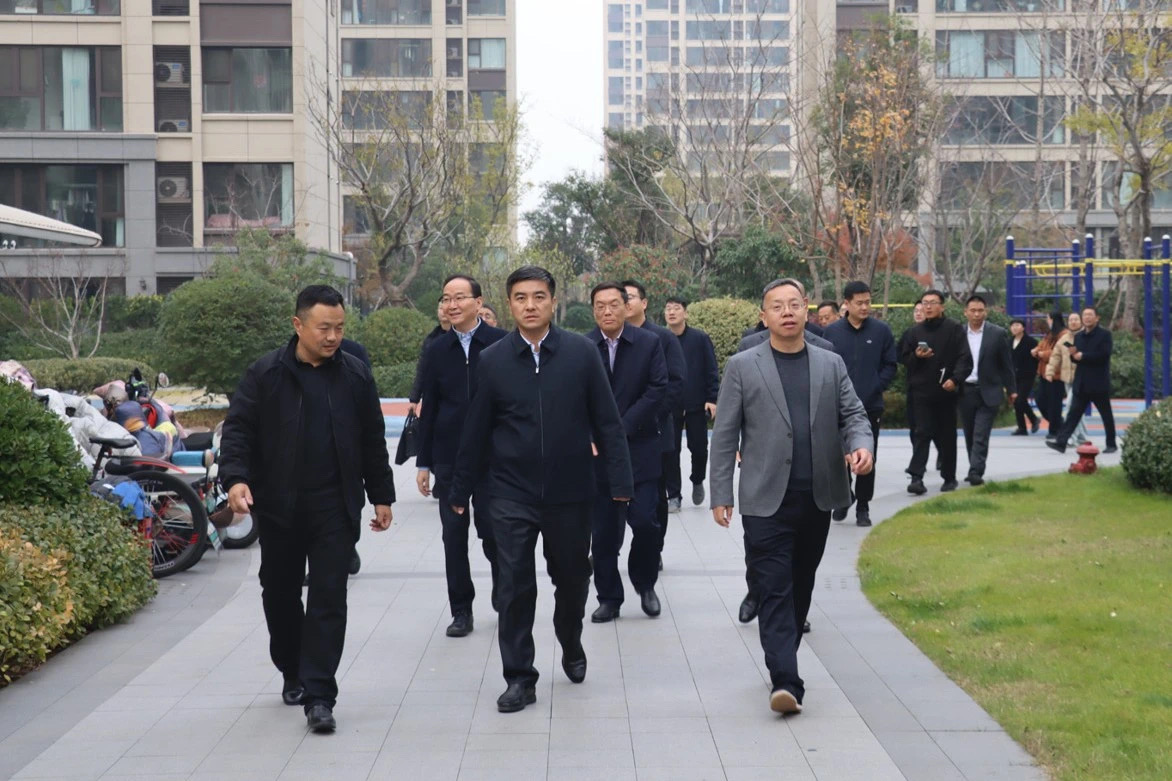 曲阜市委副书记王庆明一行莅临展浩集团考察指导！
