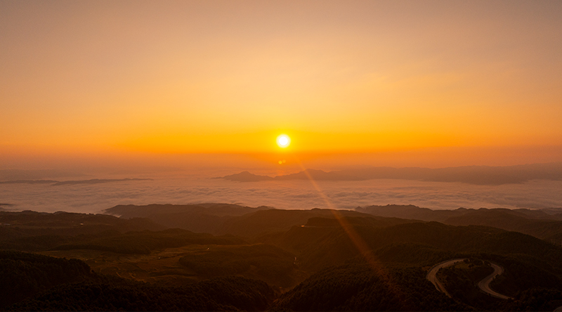 大山包日出1.jpg