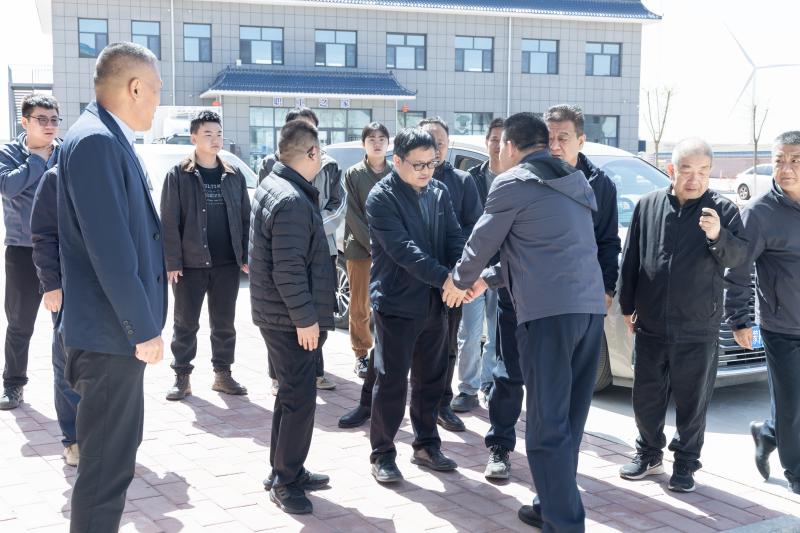 专家团队共赴德格都调研，谱写高端牛羊产业新篇章